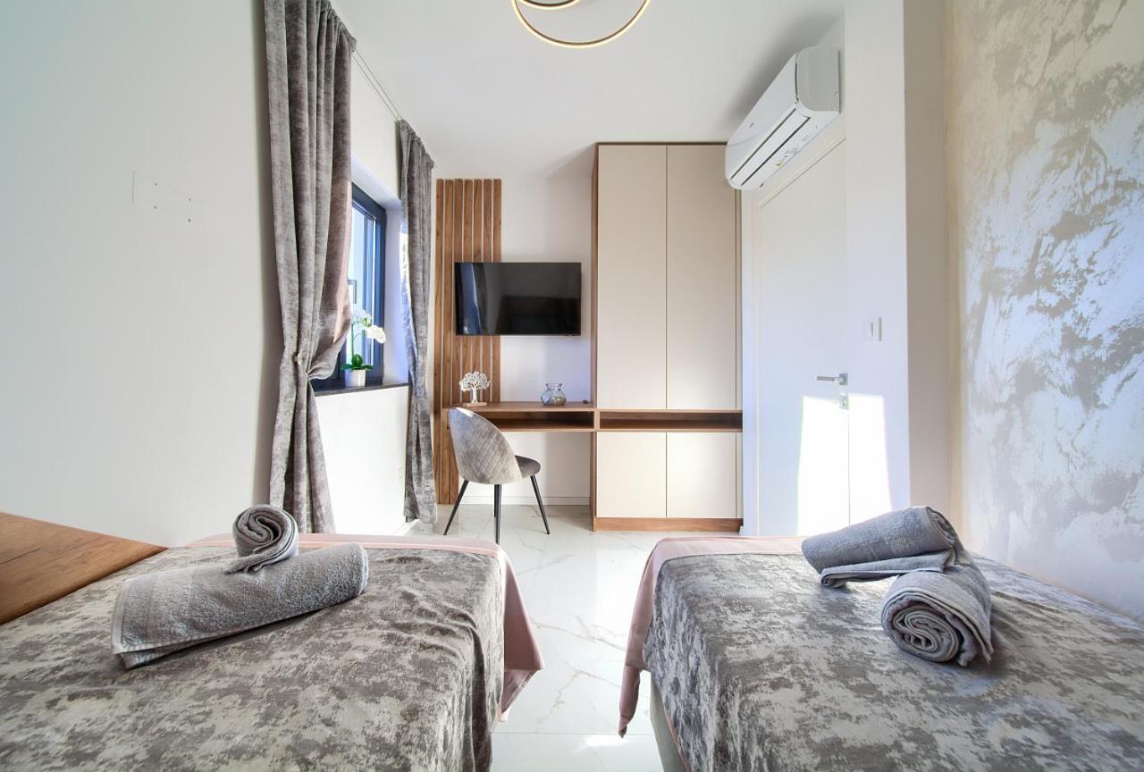 Penthouse Rosa Apartment Malinska Exterior photo