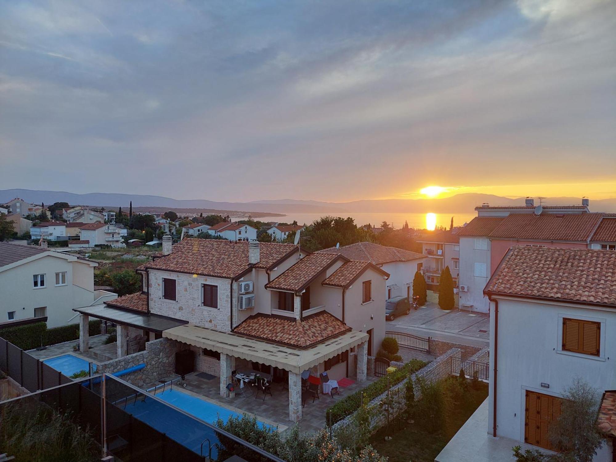 Penthouse Rosa Apartment Malinska Exterior photo